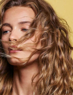 Oribe Hair Alchemy Strengthening Masque 150ml 9 Oribe Hair Alchemy Strengthening Masque 150ml -Oribe R04156824 ALT03