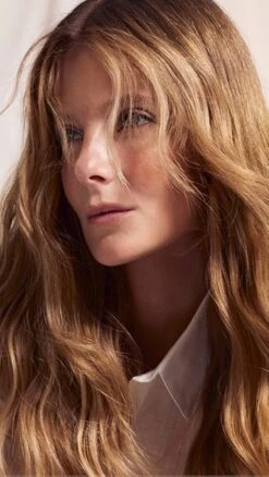 Oribe Serene Scalp Dry Shampoo Powder -Oribe oribe3004913153 1680618923175 2 0. UX357 QL90