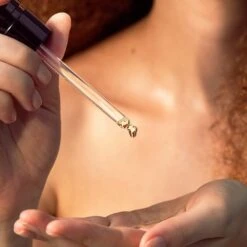 Oribe GOLD LUST ALL OVER OIL -Oribe s2438745 av 06 zoom